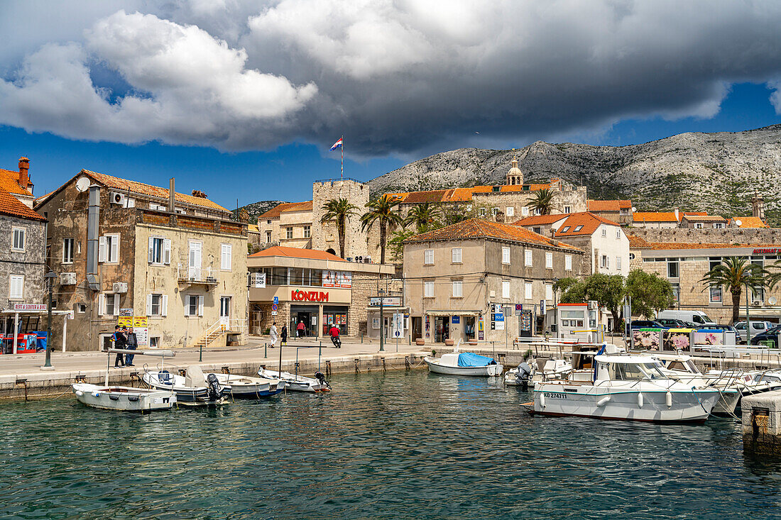 Marina und Altstadt Korcula, Kroatien, Europa