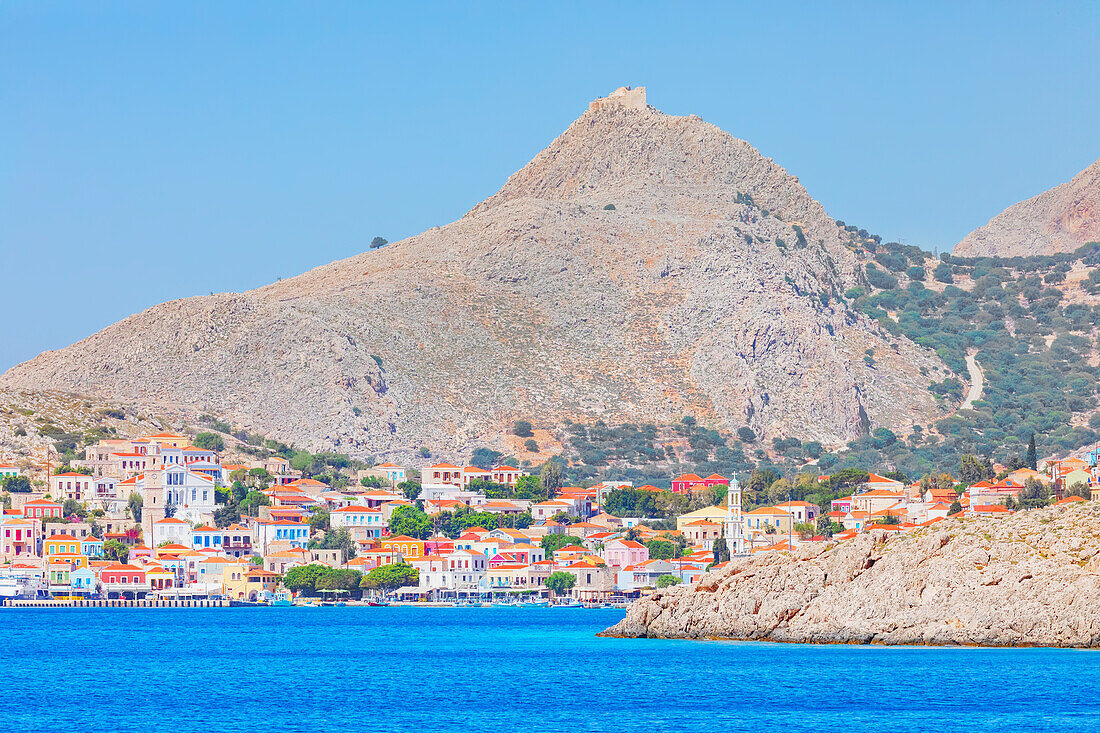 Direkt am Meer, traditionelle Häuser, Insel Halki, Chalki, Dodekanes, Griechenland