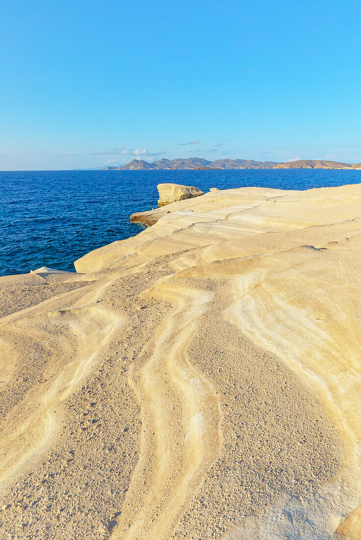  Felsformationen, Sarakiniko, Insel Milos, Griechenland 