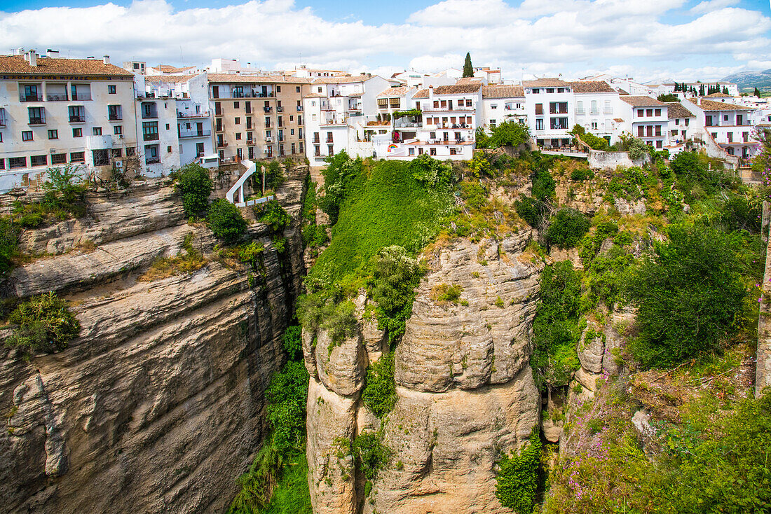  Ronda, the largest and most famous white village, old and new town separated by a 165 meter deep gorge, Malaga province, Spain 