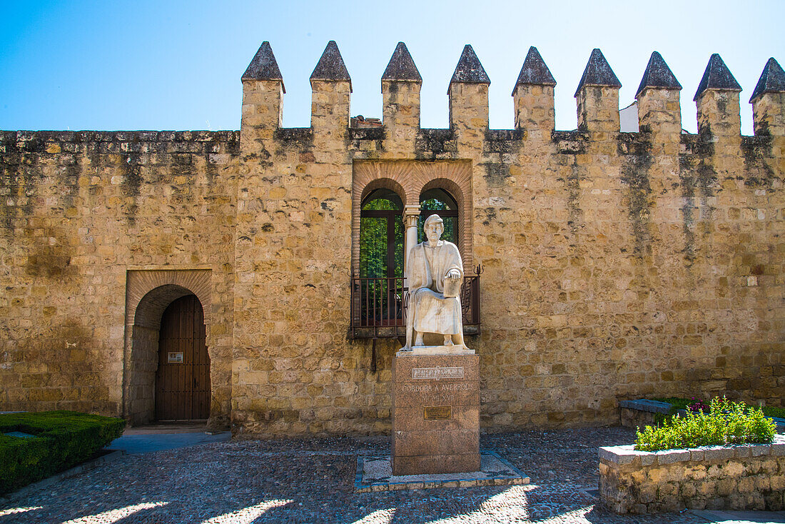 Denkmal des Maimonides, Jüdischer Philosoph an der Stadtmauer, Altstadt im Judenviertel Juderia, Cordoba, Provinz Cordoba, Andalusien, Spanien