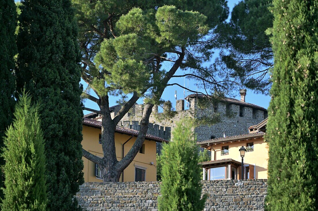 Blick zur Burg Borgo Castello, Gorizia, Friaul, Nord-Italien, Italien