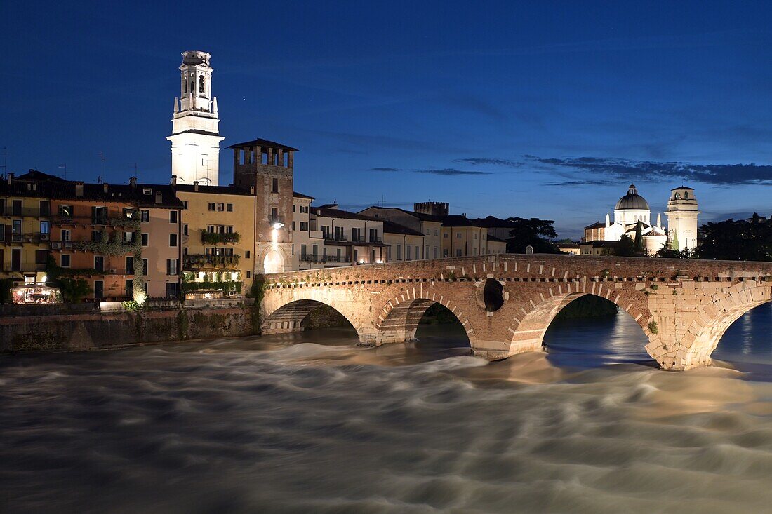  Ponte del Pietra, Verona, Veneto, Northern Italy 