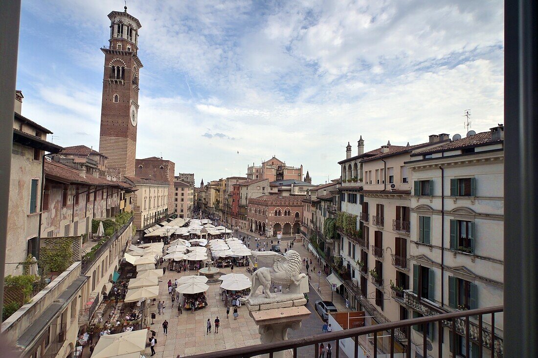  Piazza delle Erbe with Torre dei Lamberti, Verona, Veneto, Northern Italy 