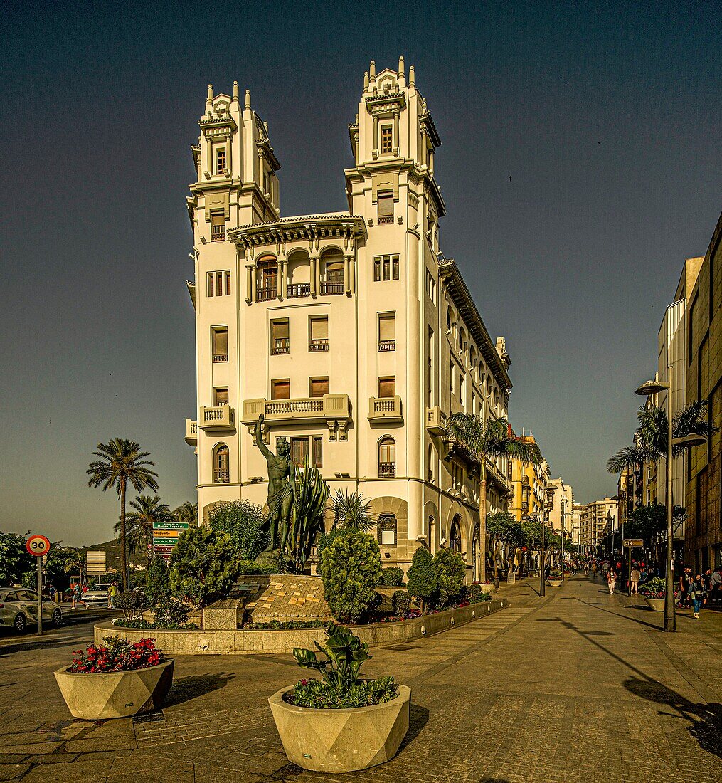  Plaza de la Constitución and shopping street Paseo de Revellin, neo-baroque palace building and statue of Calypso, Ceuta, North African coast, Spain 