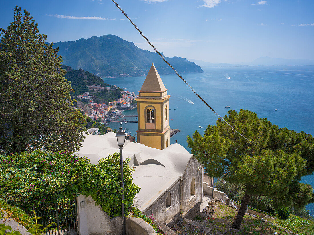 Amalfiküste bei Amalfi, Amalfi, Amalfiküste, Kampanien, Süditalien, Italien, Europa, Mittelmeer