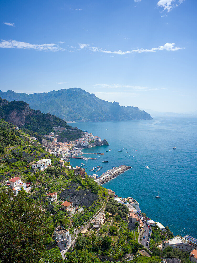  View of the Amalfi Coast near Amalfi, Amalfi, Amalfi Coast, Campania, Southern Italy, Italy, Europe, Mediterranean 