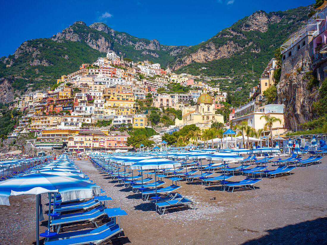  On the beach of Positano, Amalfi Coast, Salerno, Campania, Southern Italy, Italy, Europe, Mediterranean 