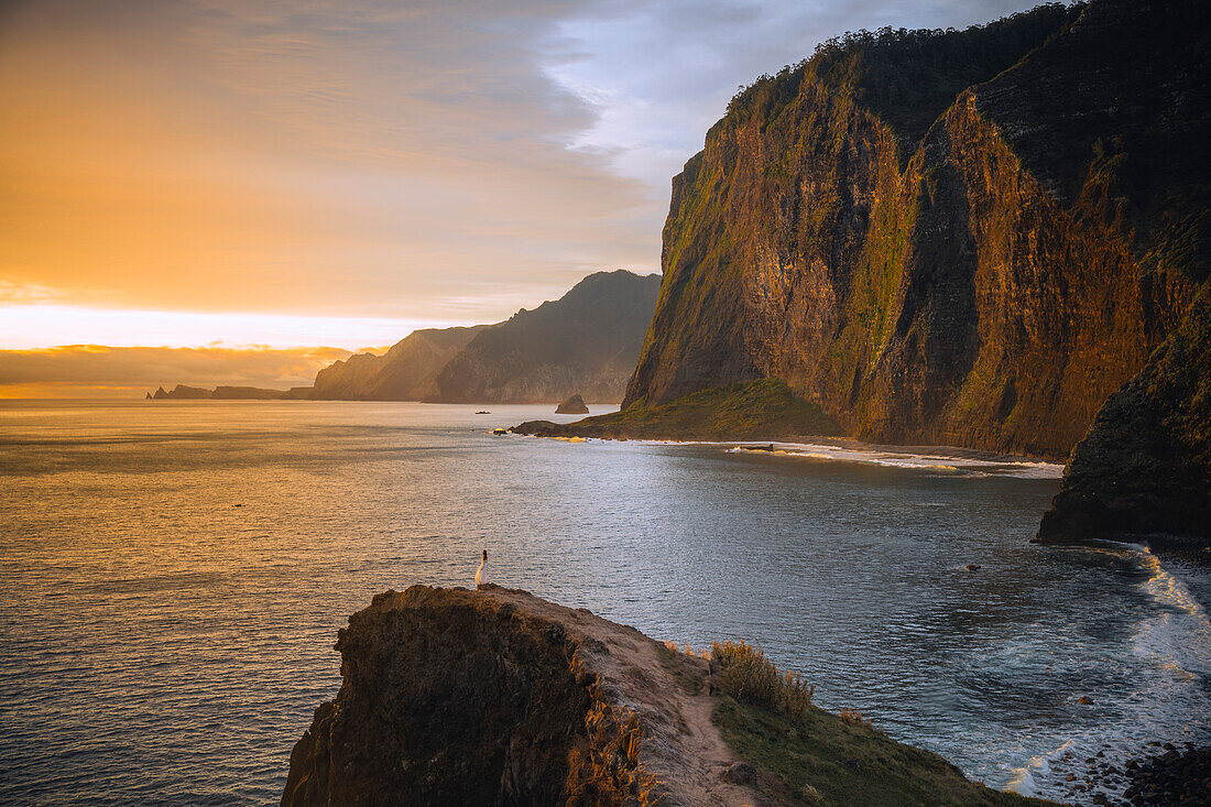  Sunrise at the viewpoint near Faial &#39;Miradouro do Guindaste&#39; 