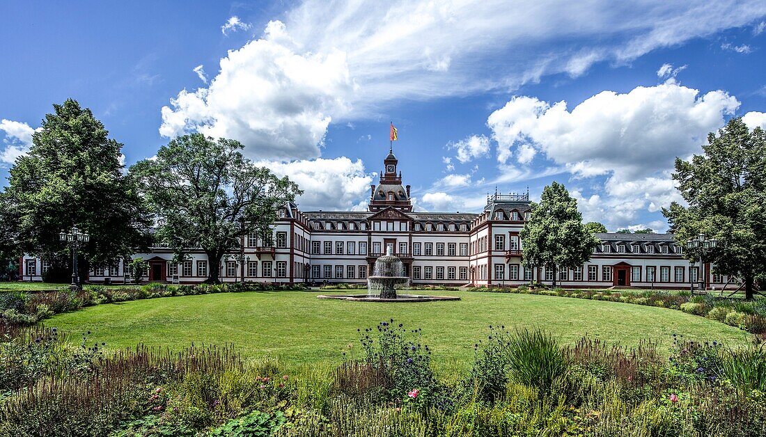 Schlosspark und Blick zu Schloss Philippsruhe, Hanau, Hessen, Deutschland