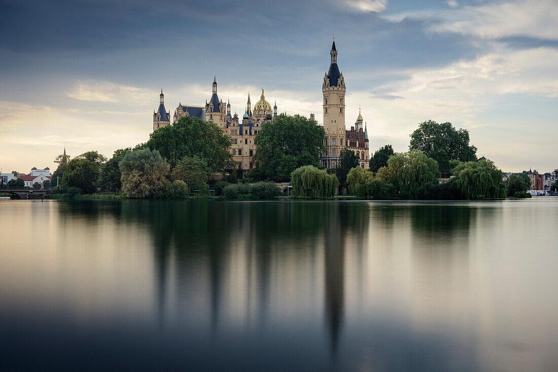  UNESCO World Heritage &quot;Schwerin Residence Ensemble&quot;, view from the castle garden to Schwerin Castle, Mecklenburg-Western Pomerania, Germany, Europe 