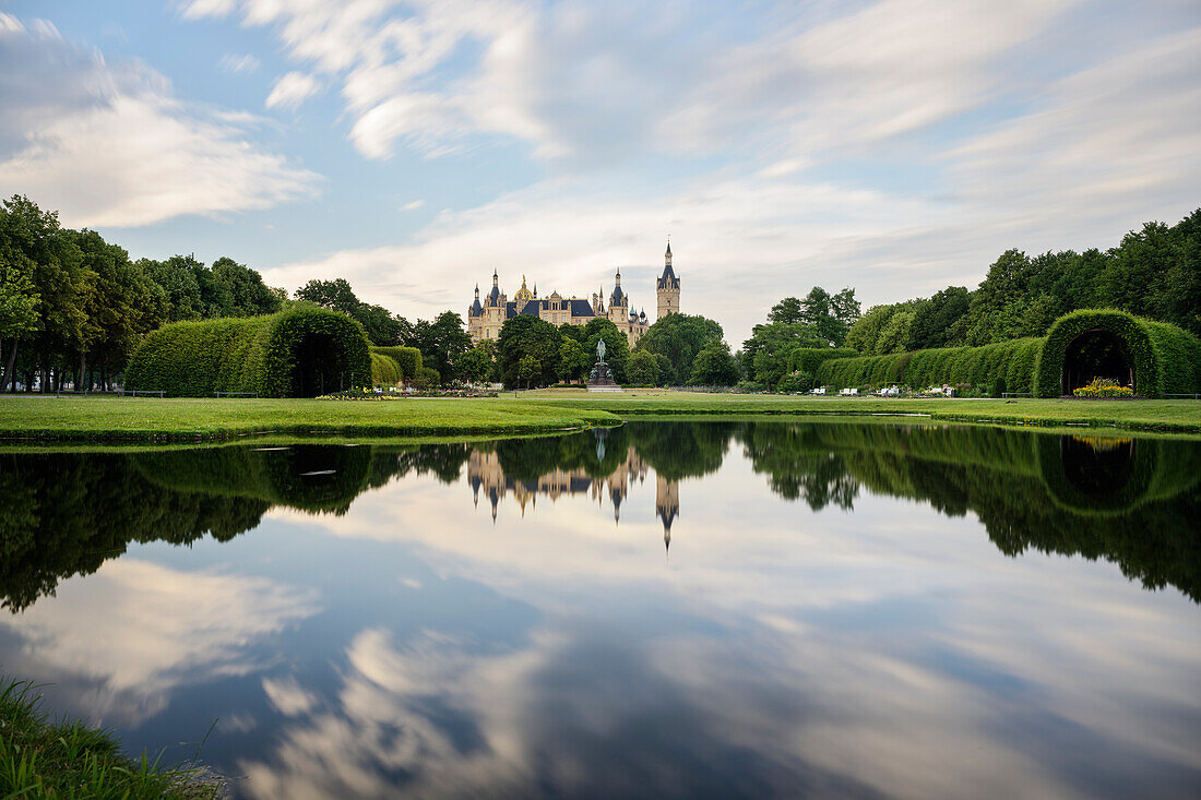  UNESCO World Heritage &quot;Schwerin Residence Ensemble&quot;, view from the castle garden to Schwerin Castle, Mecklenburg-Western Pomerania, Germany, Europe 