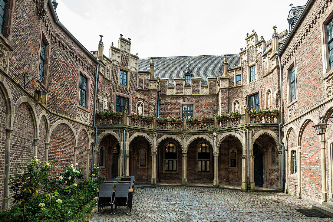 Wasserschloss, Schloss Paffendorf, Bergheim, Rhein-Erft-Kreis, Rheinland, Nordrhein-Westfalen, Deutschland