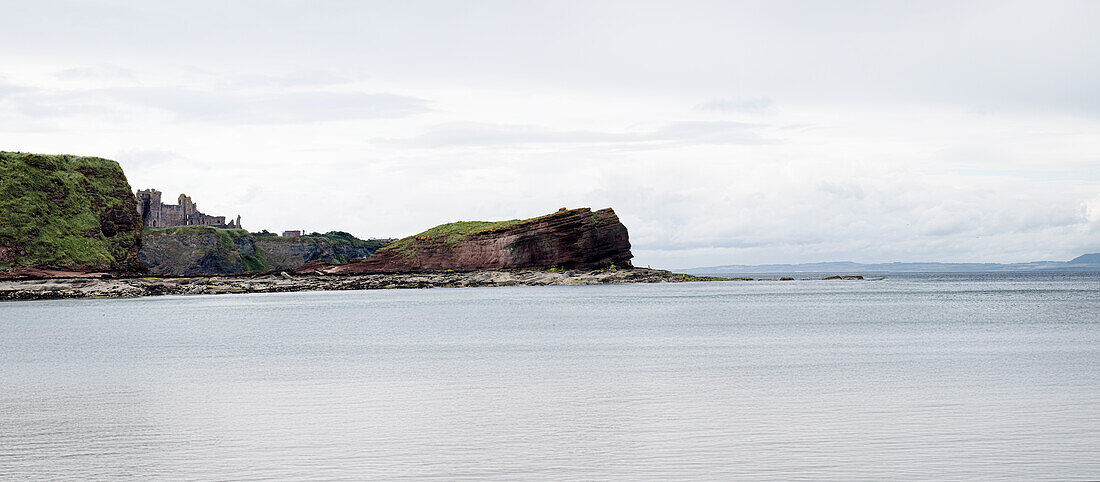  Panoramic shot of Tantallon Castle, North Berwick, East Lothian, Scotland, United Kingdom 