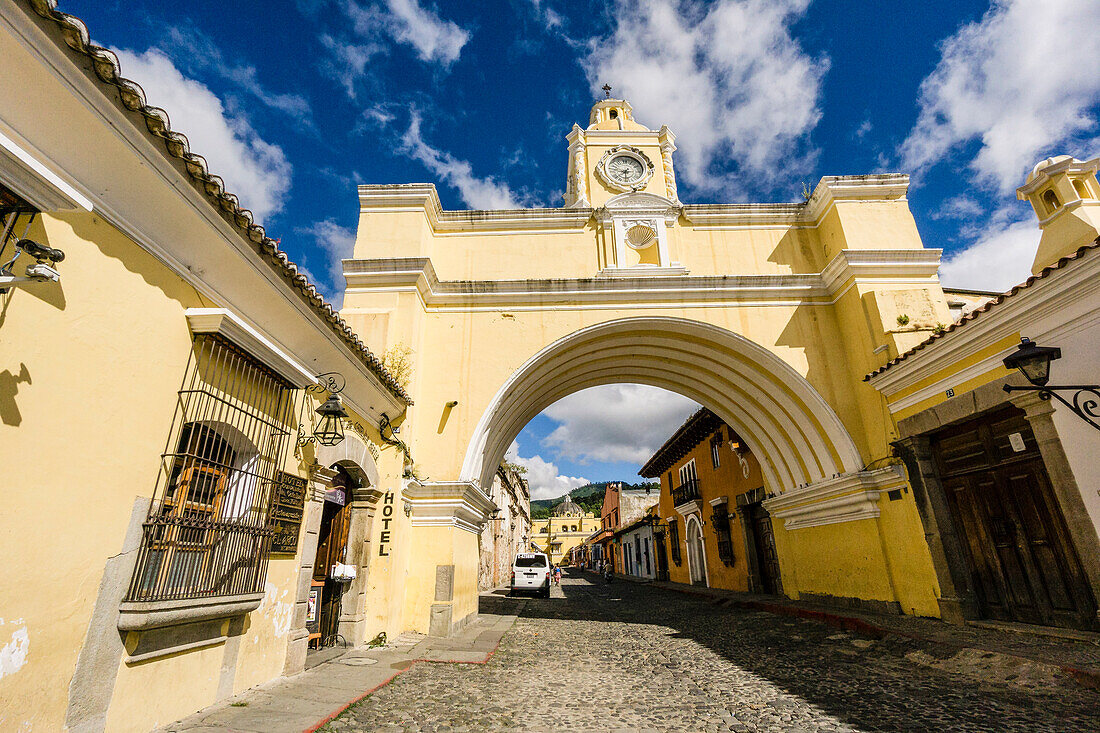  Bogen von Santa Catalina, Bogen des alten Coinvento, Antigua Guatemala, Departement Sacatepéquez, Guatemala, Mittelamerika 