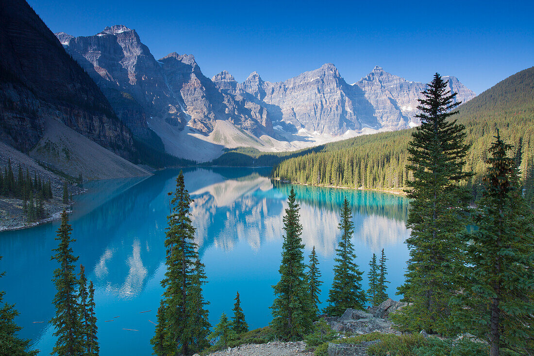 Moraine Lake im Tal der 10 Gipfel, Banff Nationalpark, Alberta, Kanada