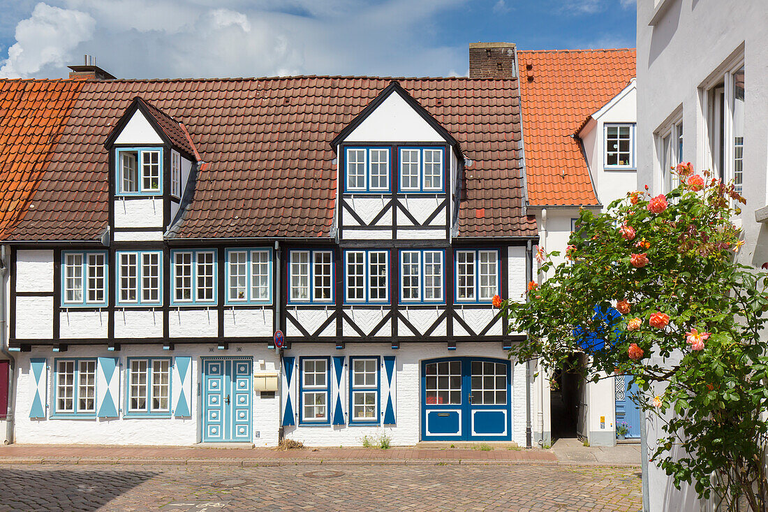  Old town houses in the Grosse Groepelgrube, Hanseatic City of Luebeck, Schleswig-Holstein, Germany 