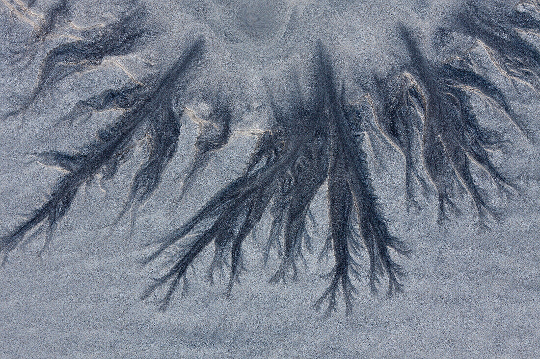 Strukturen im Sand, Winter, Lofoten, Norwegen