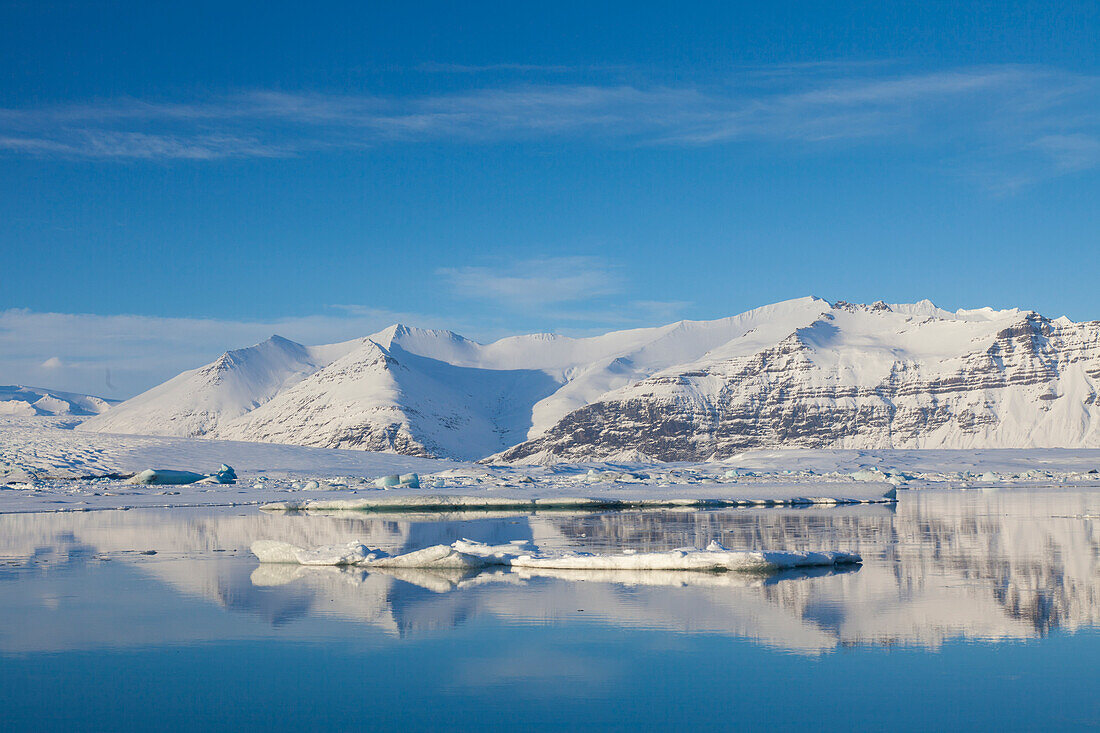  Icebergs in the glacier lake Joekusarlon, winter, Iceland 