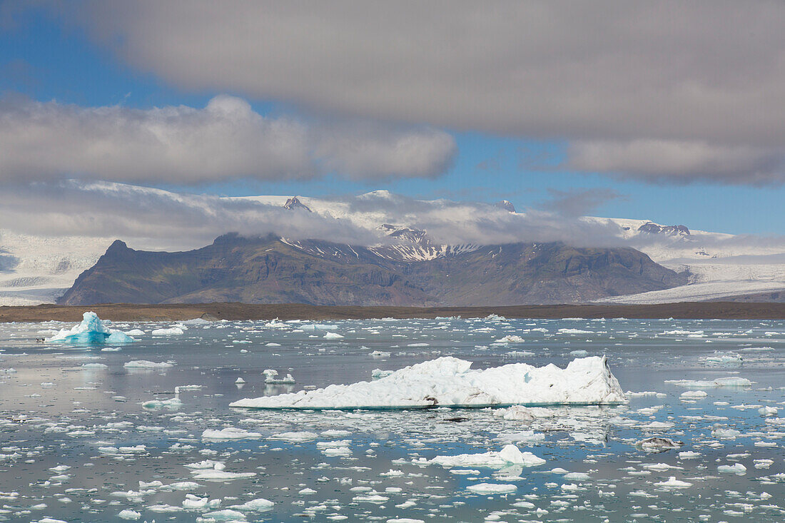  Icebergs in the glacier lake Joekusarlon, summer, Iceland 