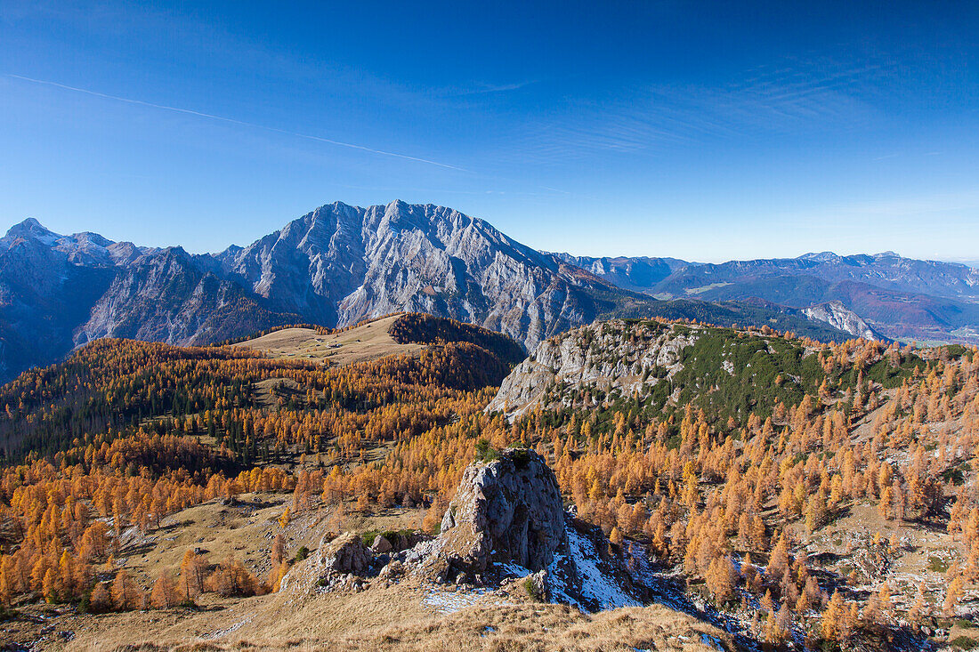  View to the Gotzenalm in autumn, Berchtesgaden National Park, Berchtesgadener Land, Upper Bavaria, Germany 