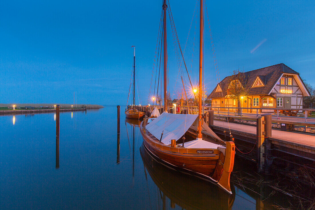 Boote im Hafen, Althagen, Fischland, Mecklenburg-Vorpommern, Deutschland