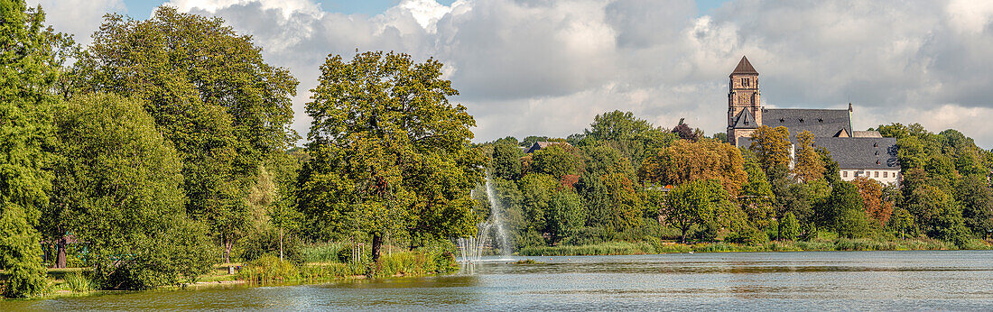  Schlossberg Museum seen from the Schloßteich Park, Chemnitz, Saxony, Germany 