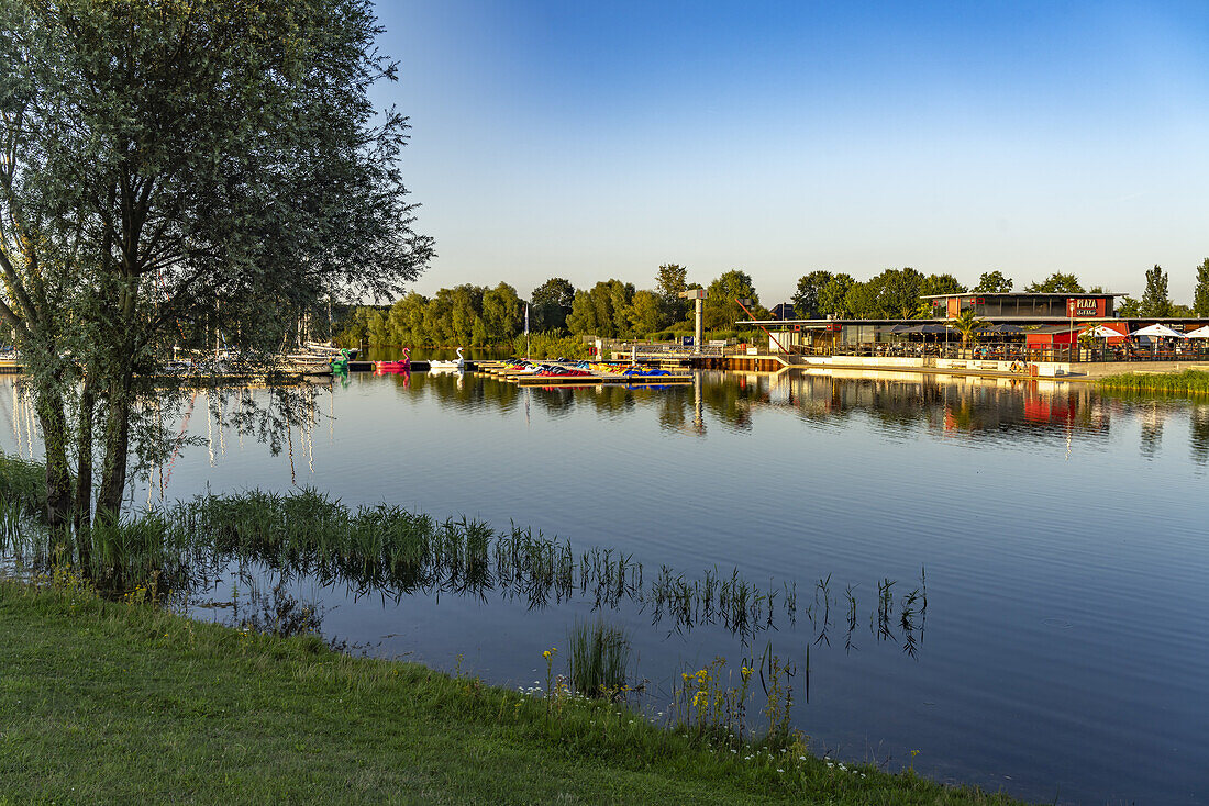 Freizeitzentrum an der Xantener Südsee in Xanten, Niederrhein, Nordrhein-Westfalen, Deutschland, Europa\n