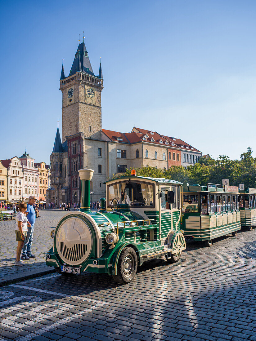  Old Town Square with Old Town Hall, Prague Old Town, Prague, Czech Republic, Europe 