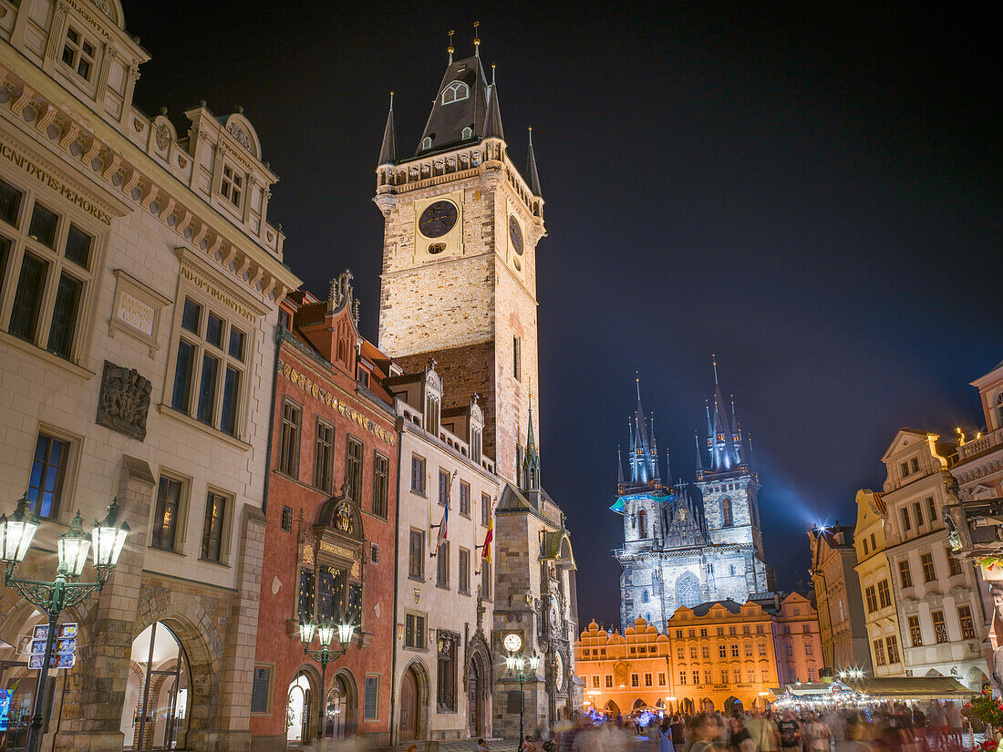  Old Town Square at night, Old Town Hall, Tyn Church, Prague Old Town, Prague, Czech Republic, Europe 