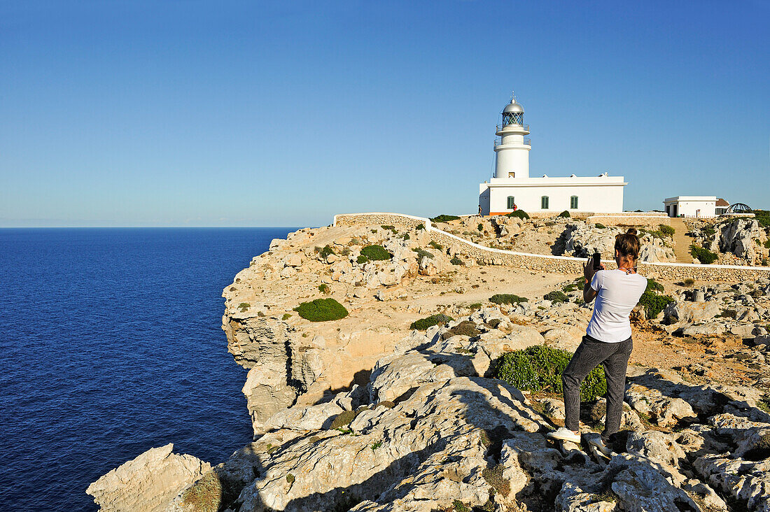 Leuchtturm am Kap Cavalleria an der Nordküste, Insel Menorca, Balearen, Spanien, Europa