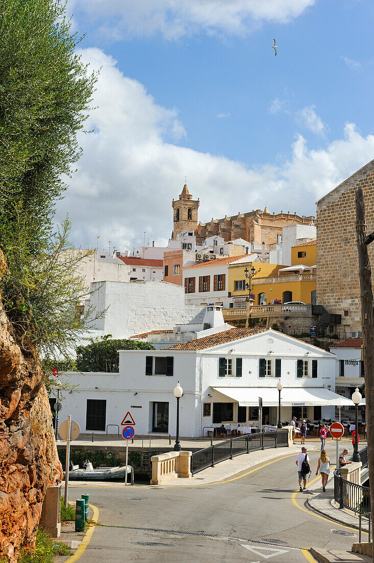 Straße Carrer Costa Quintana beim Hafen, Ciutadella de Menorca, Insel Menorca, Balearen, Spanien, Europa