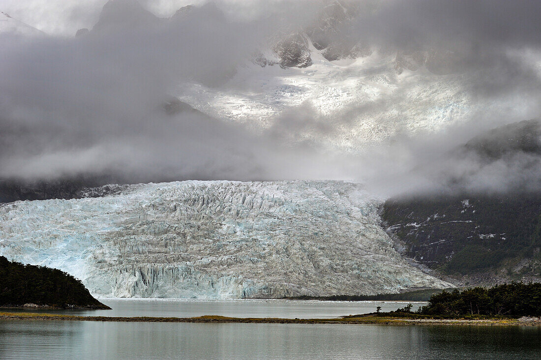 Pia Glacier,Cordillera Darwin,Beagle Channel (Northeast branch),Tierra del Fuego, Patagonia,Chile,South America