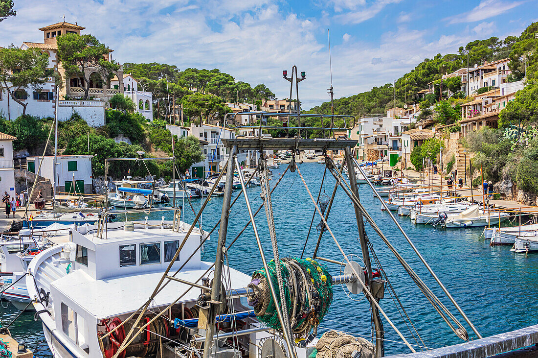 Fischkutter im Hafen, Cala Figuera, Gemeindegebiet  Santanyí, Südostküste, Mallorca, Balearen, Spanien