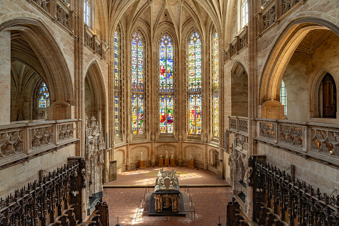 Innenraum der Klosterkirche des Königlichen Kloster Brou in Bourg-en-Bresse, Frankreich, Europa