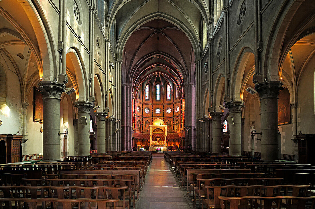 Innenraum der Kirche Saint-Martin in Pau, Pyrenäen, Frankreich, Europa