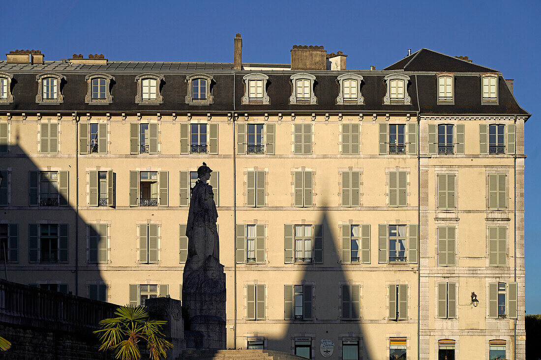  Silhouette of statue on the war memorial Monuments Aux Morts de Pau in Pau, Pyrenees, France, Europe 