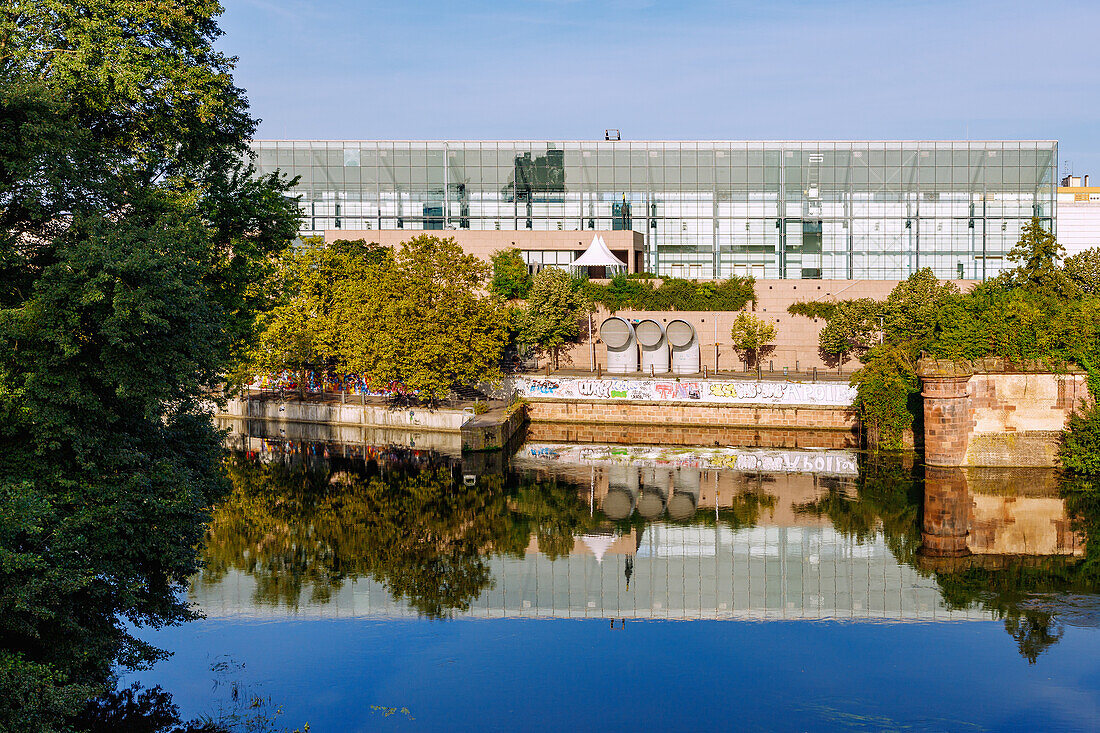 Musée d'Art Moderne et Contemporain (MAMCS) an der l'Ill  in Strasbourg im Département Bas-Rhin in der Region Grand Est im Elsass (Alsace) in Frankreich