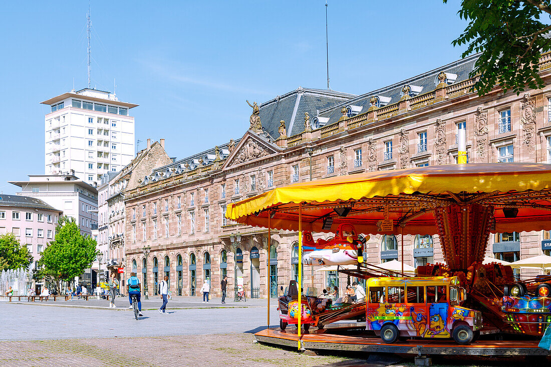 Place Kléber (Kleber) mit dem klassizistischen Bauwerk l'Aubette in Strasbourg im Département Bas-Rhin in der Region Grand Est im Elsass (Alsace) in Frankreich