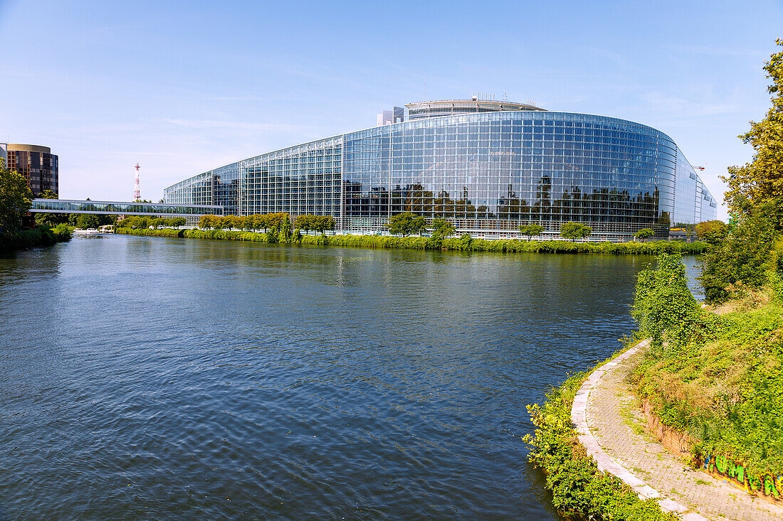  Parlament Européen (European Parliament) in the Quartier Européen (European Quarter) at the Bassin de l&#39;Ill in Strasbourg in the Bas-Rhin department in the Grand Est region in Alsace in France 