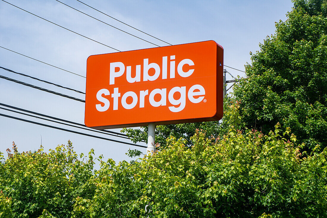  Public Storage, Self-Storage-Anlage, Straßenschild, Danbury, Connecticut, USA 