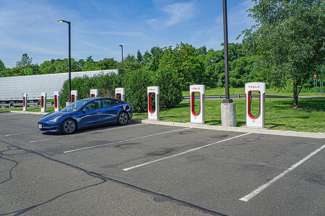  Ladestationen für Elektrofahrzeuge von Tesla, Connecticut, USA 