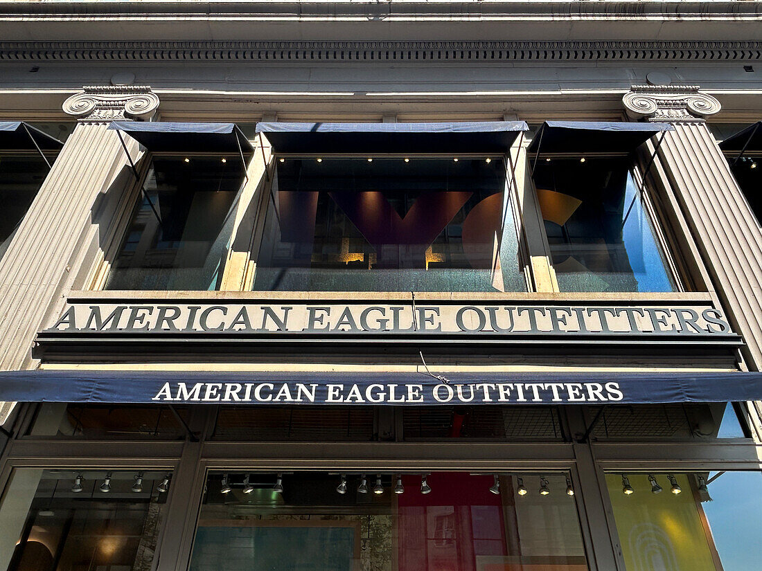  American Eagle Outfitters-Geschäft, Gebäudeaußenseite, New York City, New York, USA 