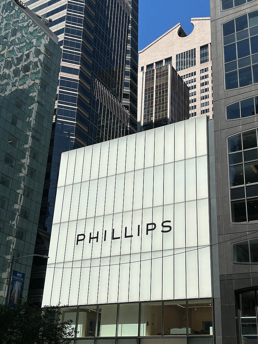 Phillips International Auction House, building exterior, 432 Park Avenue, New York City, New York, USA