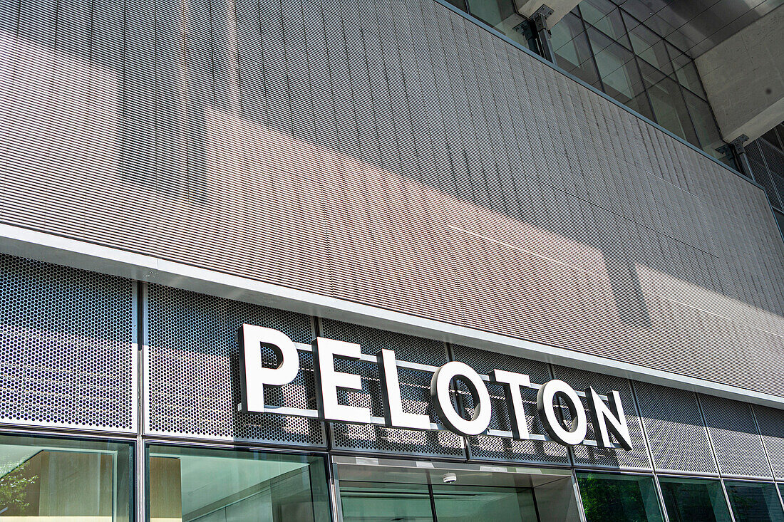  Peloton Fitness Center, Gebäudeaußenseite, New York City, New York, USA 