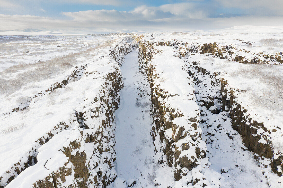  Almannagja Gorge, Thingvellir National Park, UNESCO World Heritage Site, Iceland, Europe 