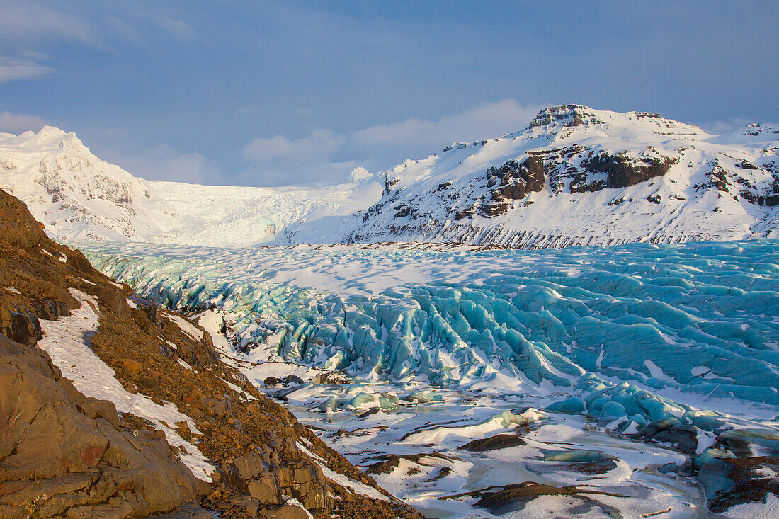 Eisformationen an der Gletscherzunge Svinafellsjoekull, Vatnajoekull-Nationalpark, Winter, Island