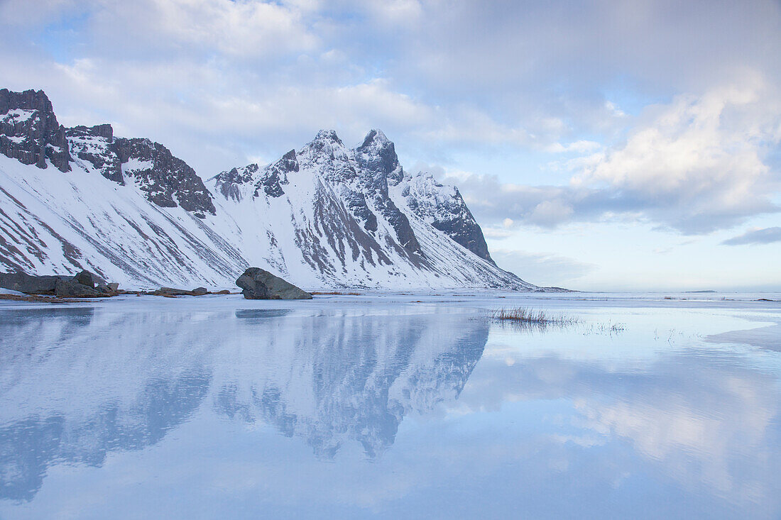  The mountain massif Vestrahorn is part of the mountain Klifatindur, winter, Iceland 