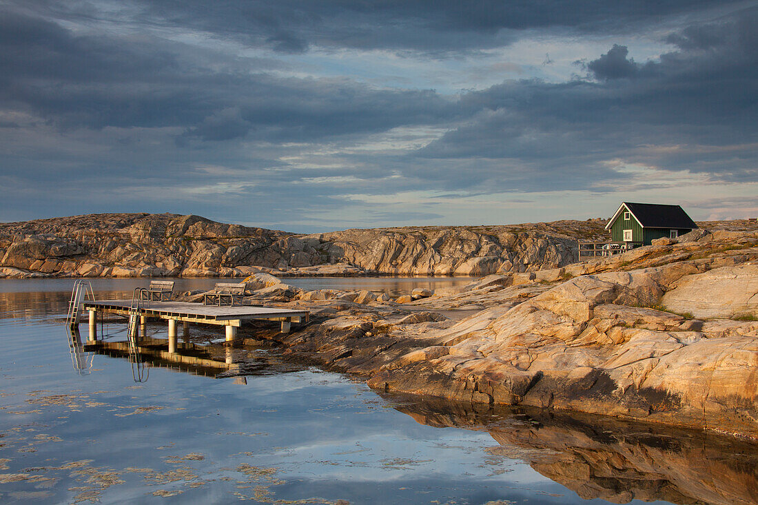 Kleine Holzhütte am Meer, Smögen, Bohuslän, Schweden