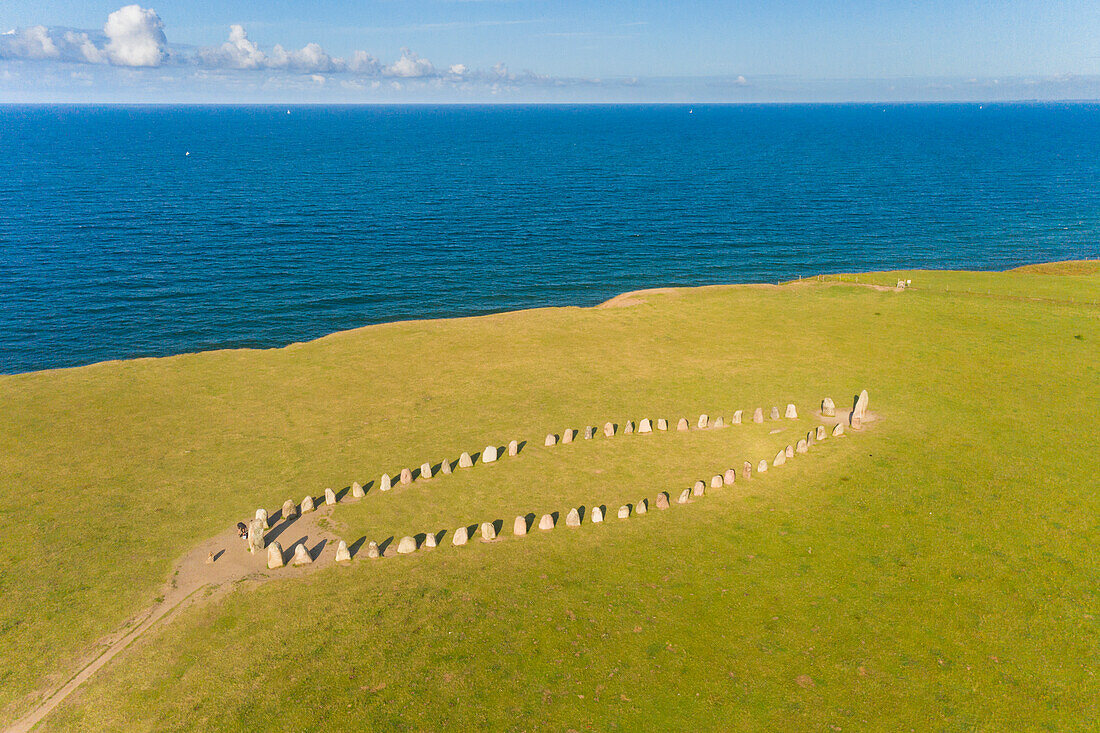 Ales stenar, Schiffssetzung, Kåseberga, Gemeinde Ystad, Provinz Skåne, Schweden